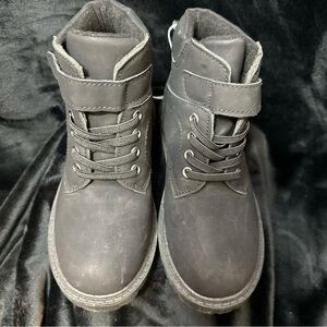 Boys US Sports Outdoor Black Lace Up Boots Size 13